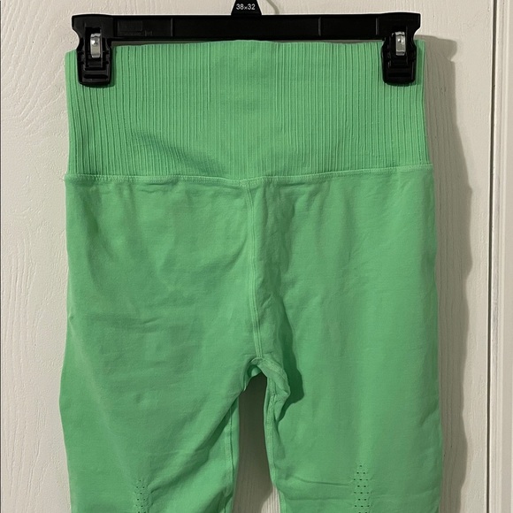 Free People Movement Good Karma Lime Green Leggings Size Medium/Large - Picture 6 of 10